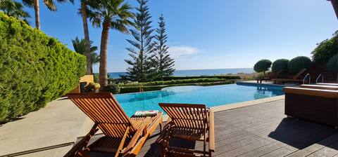 Villa del Mar - Beach Front with private Beach