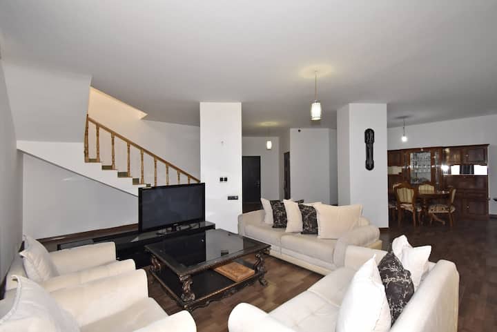 Luxury Villa In Yerevan
3-этажная Вилла в Ереване - Erevan