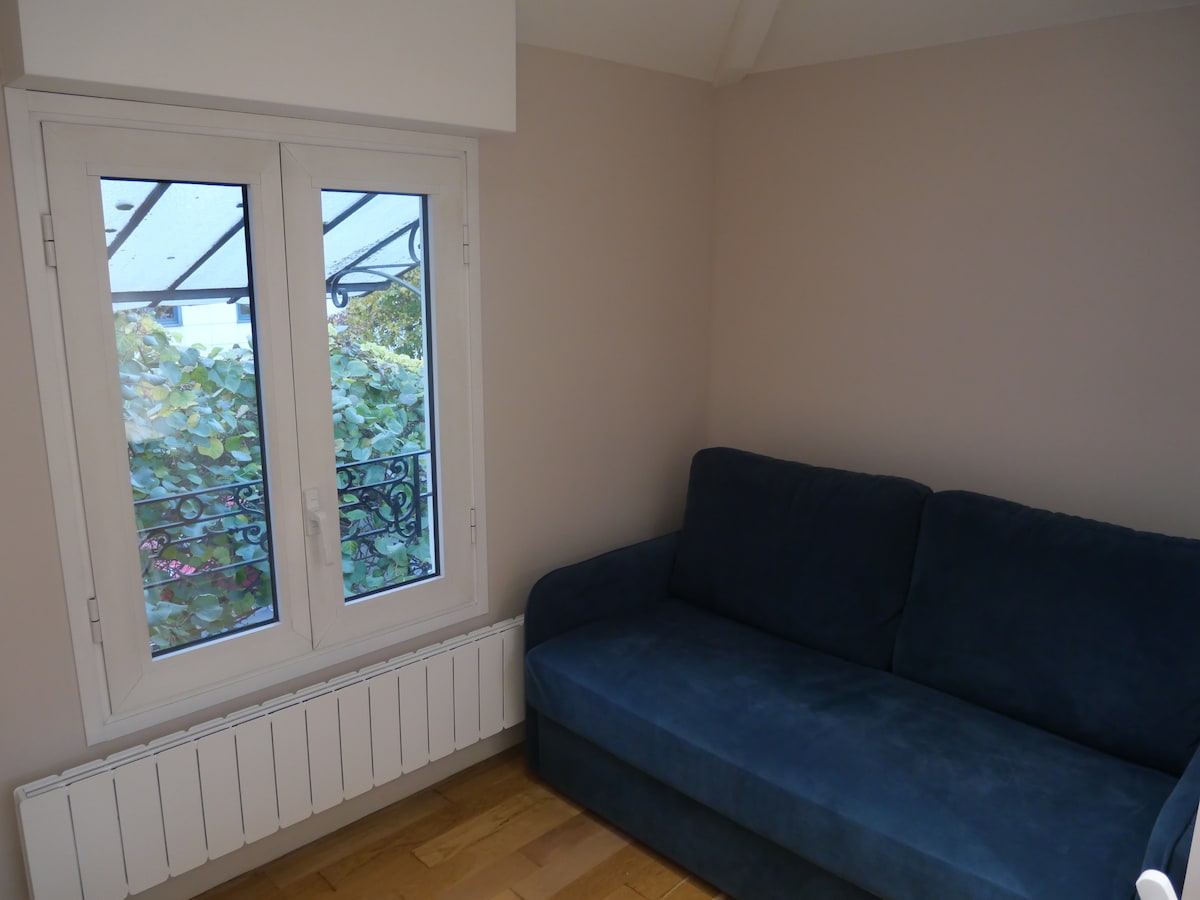 Successful Airbnb property: Vincennes 45  Guest House in Vincennes