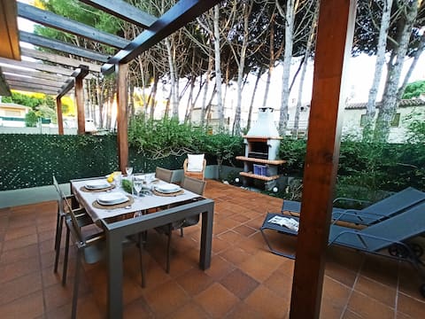 Anuncio de Airbnb popular: Cozy house near the sea en L'escala