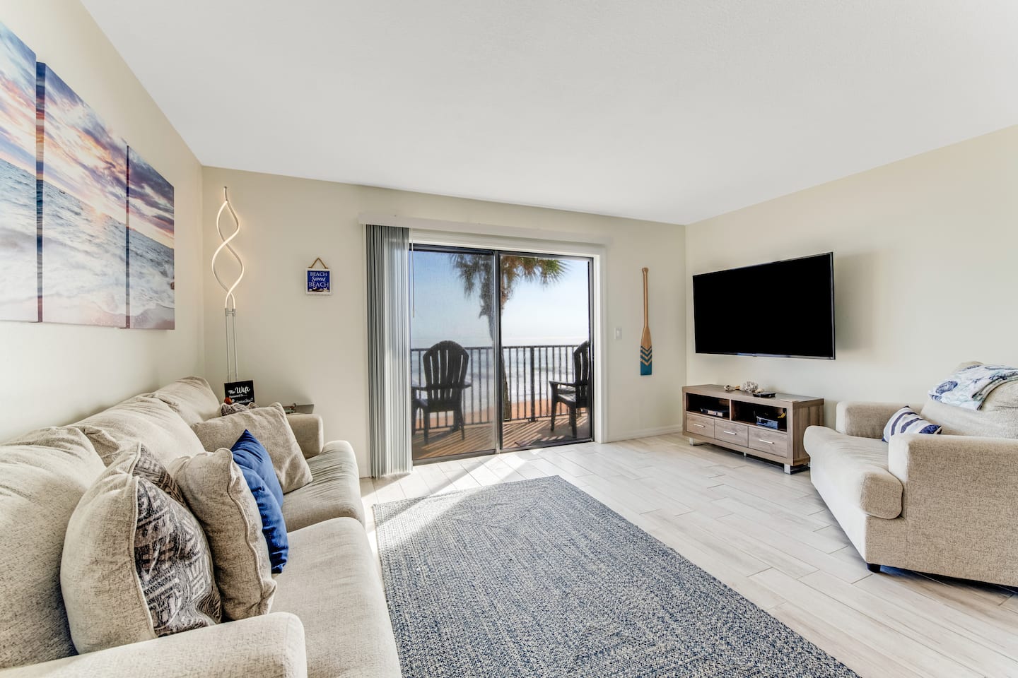 Modern Decor and Ocean Galore! New Renovated Condo