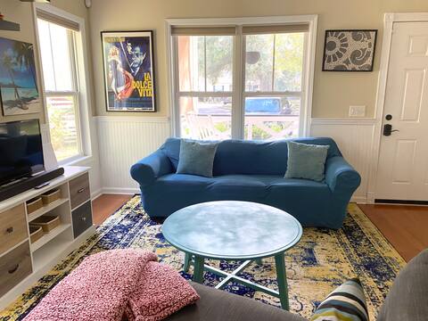 Lovely Home w/ Ideal City + Beach Location!