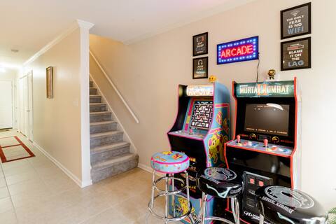 Cozy Family Retreat w/Waffle Bar, Arcade, Firepit