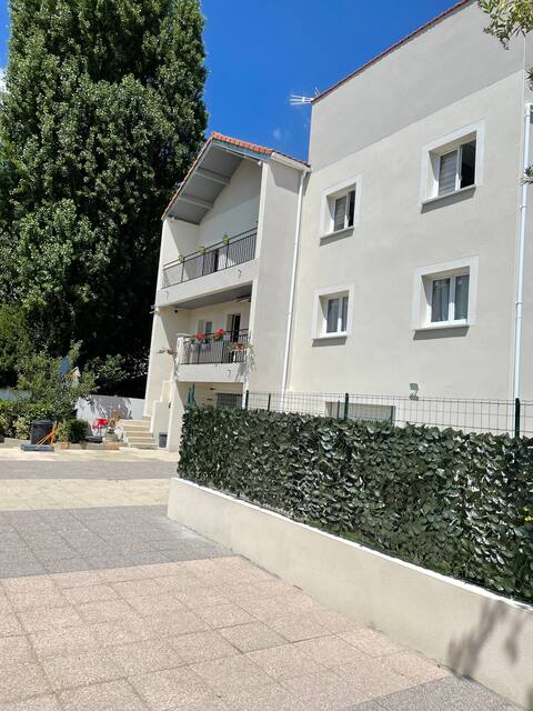 House with parking for 2 cars.