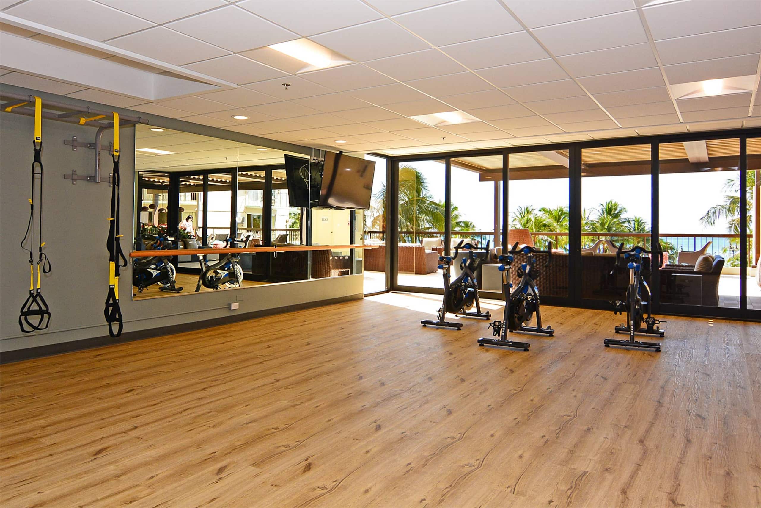 Condo in Honolulu · ★4.87 · 2 bedrooms · 4 beds · 2 private baths - Image 28