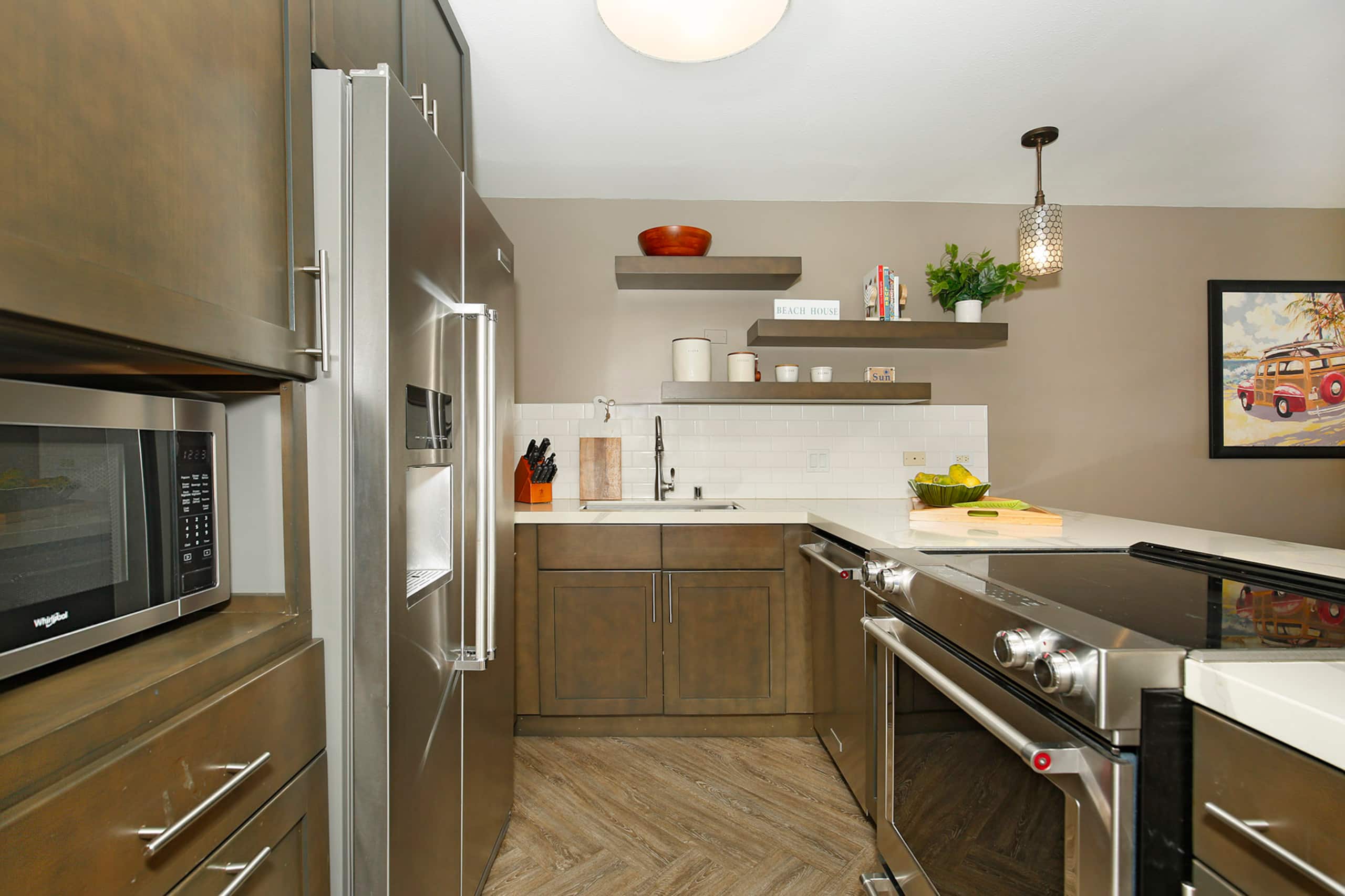 Condo in Honolulu · ★4.87 · 2 bedrooms · 4 beds · 2 private baths - Image 8
