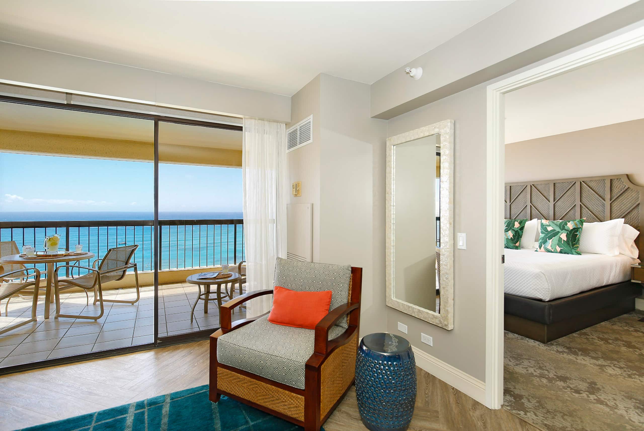 Condo in Honolulu · ★4.87 · 2 bedrooms · 4 beds · 2 private baths - Image 6