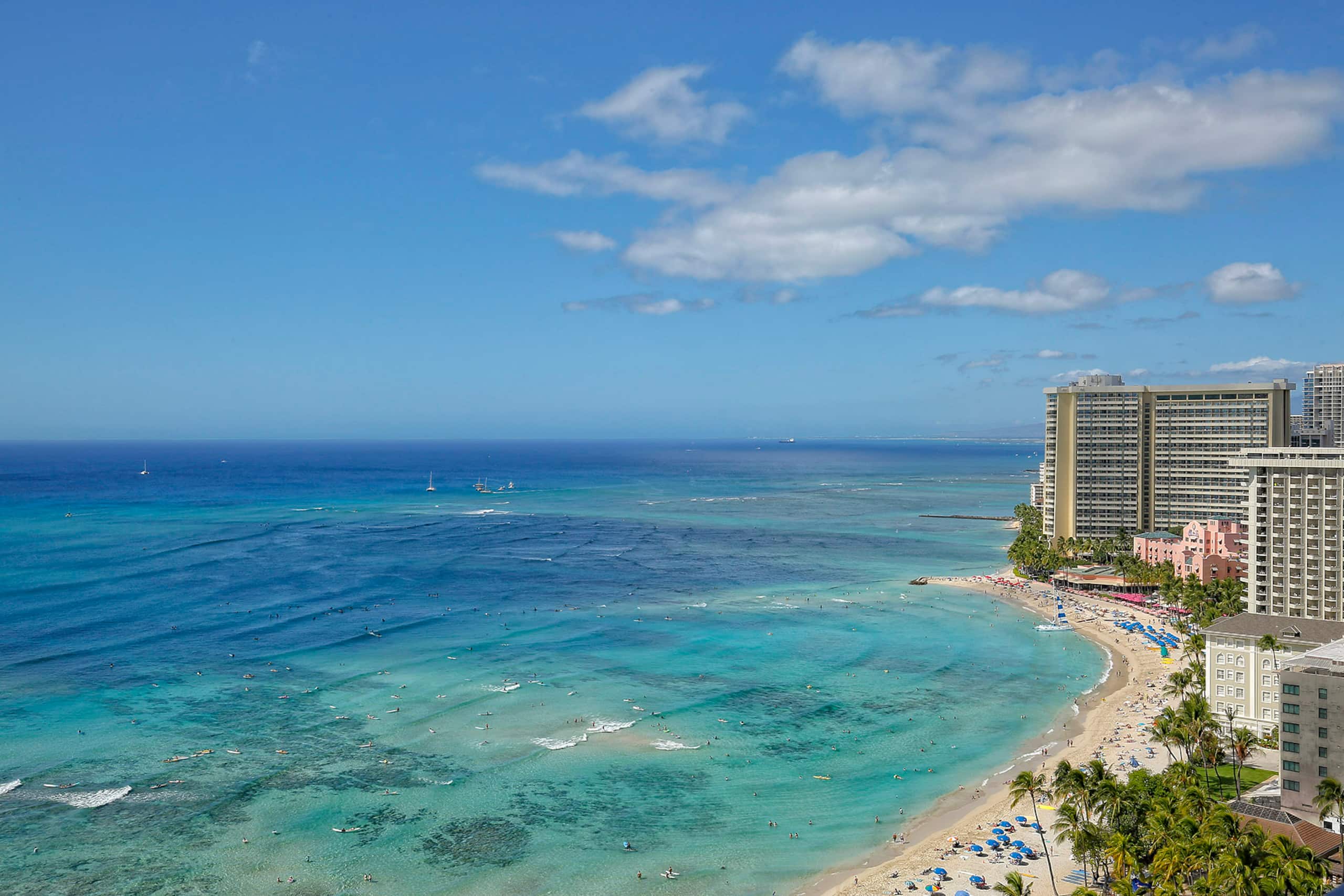 Condo in Honolulu · ★4.87 · 2 bedrooms · 4 beds · 2 private baths - Image 30