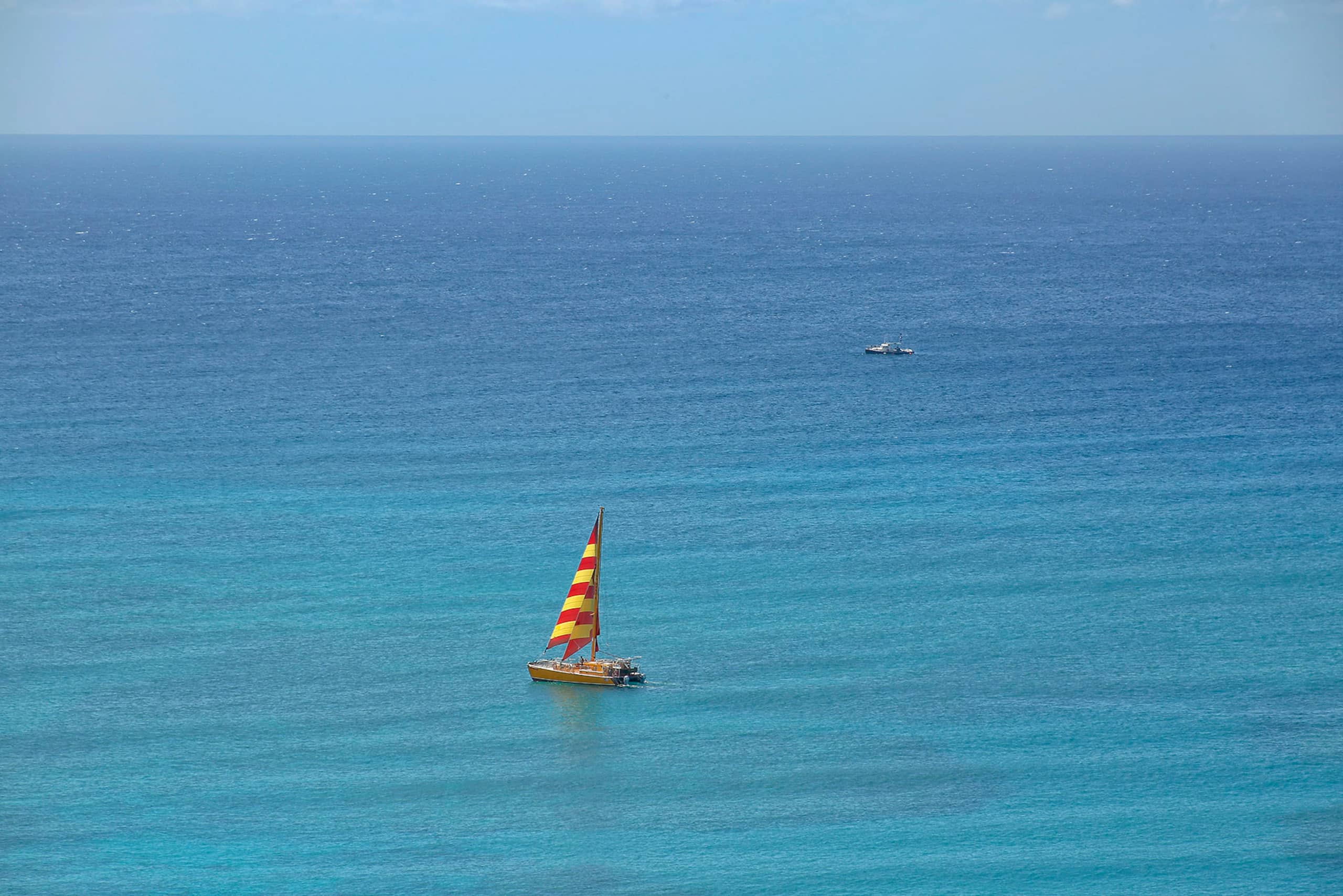 Condo in Honolulu · ★4.87 · 2 bedrooms · 4 beds · 2 private baths - Image 35