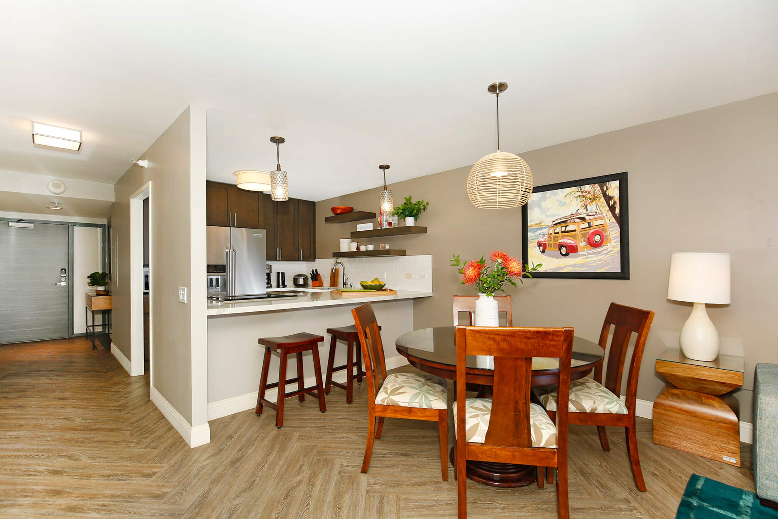 Condo in Honolulu · ★4.87 · 2 bedrooms · 4 beds · 2 private baths - Image 11