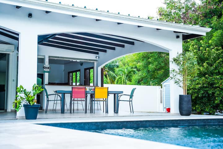 Beautiful villa with pool.