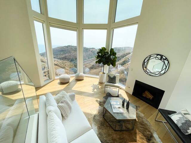 Breathtaking Malibu Ocean View Sanctuary gallery image 3