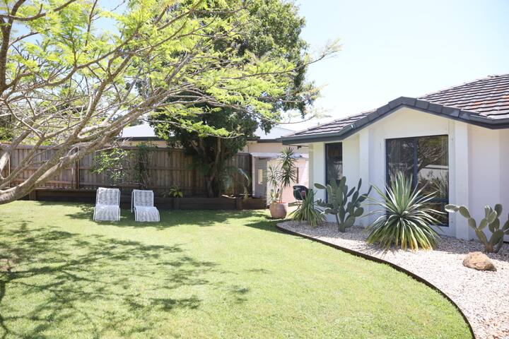 The Sunshine House – Quiet Oasis + Pool Near Byron gallery image 2