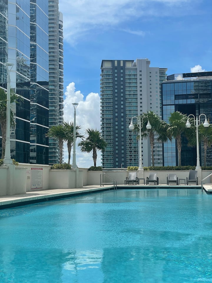 Beautiful 1 Bedroom Apt. In Brickell-free Parking - Miami, FL