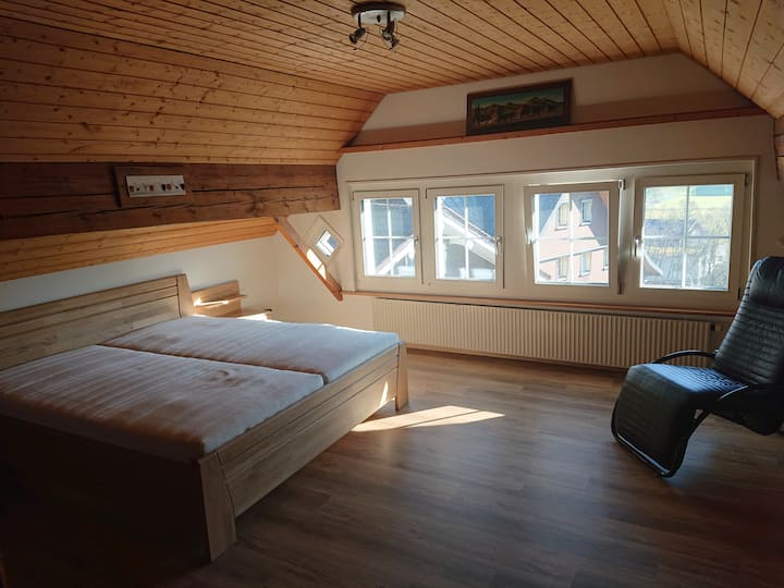 - - Спалнята е оборудвана с матраци за здраве - - - Това също ви носи релаксация и „tüfe g sunde Schlof“ 