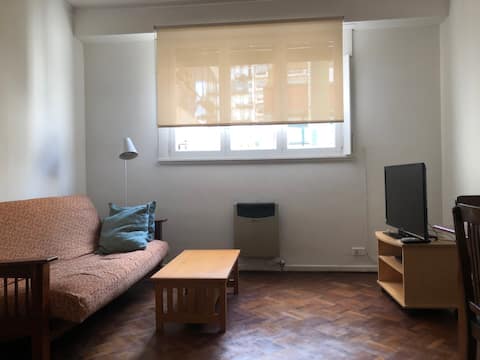 Propiedad de Airbnb exitosa: Spacious and bright apartment in San Telmo. en Barracas