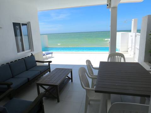 Beachfront House, Infinity Edge Pool, Casa Miramar