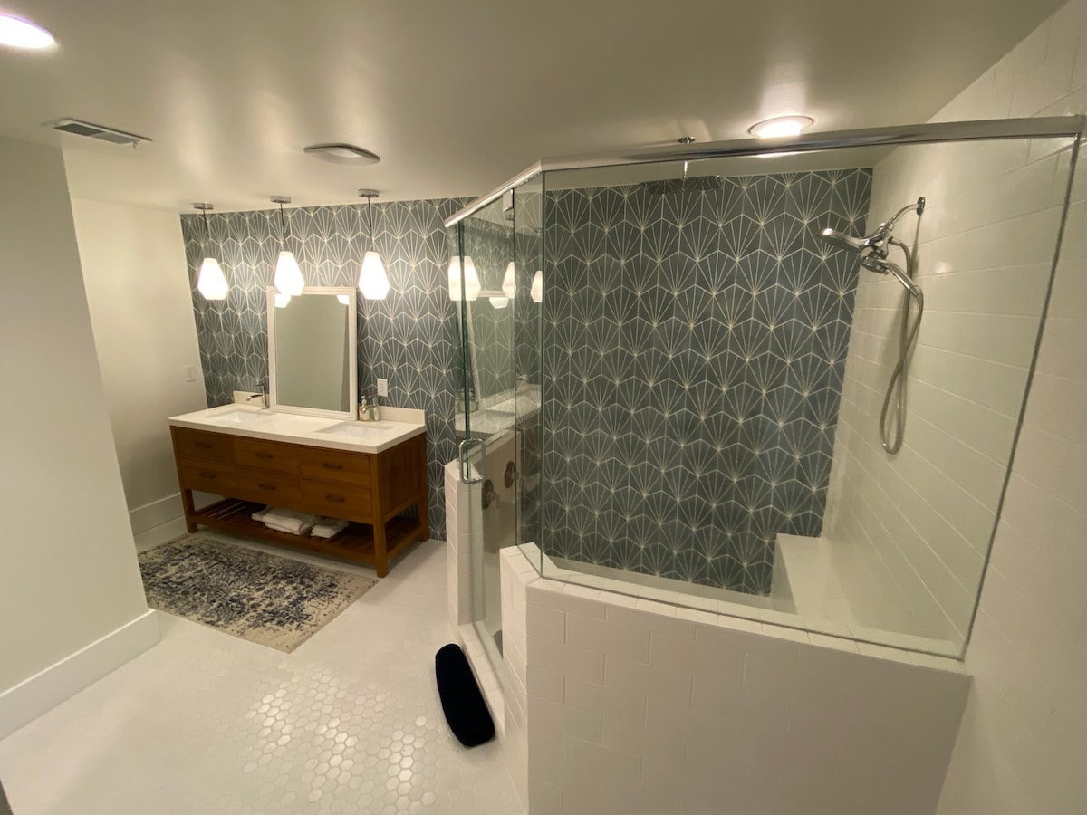 Remodeled 2Bd 2Ba House on 1 Acre Near Lake Lanier