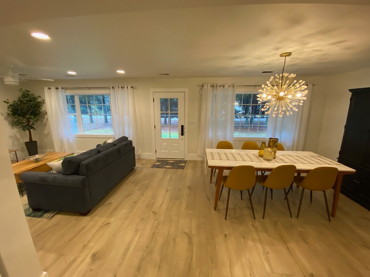 Remodeled 2Bd 2Ba House on 1 Acre Near Lake Lanier