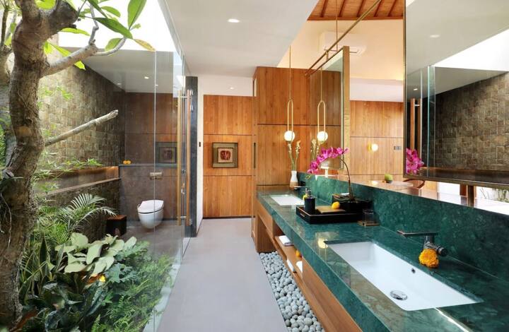 Modern Romantic Private Villa Breakfast Seminyak