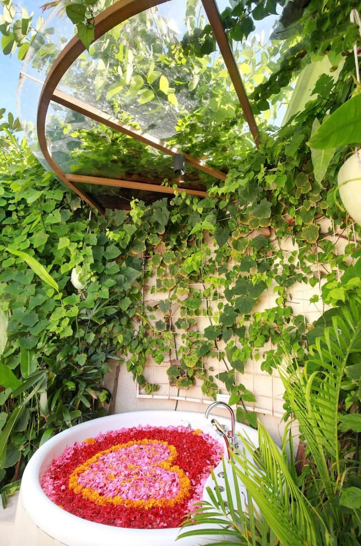 Modern Romantic Private Villa Breakfast Seminyak