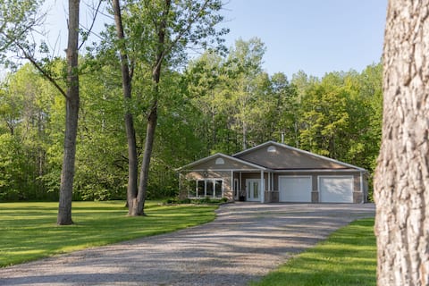 5 Acres | Hot tub | Games Room | Fire Pit | PS4