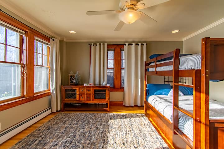 Სრული ბუნკერების სრული მარაგი თასმით