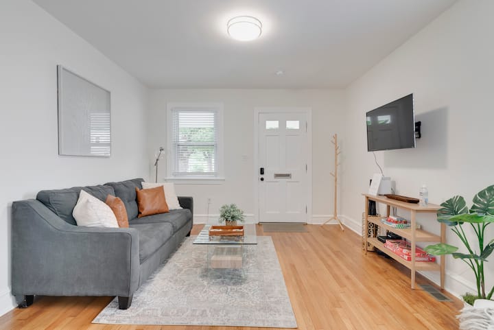 Cozy Northside Nook Only 10 Mins From Downtown Rva - Richmond, VA