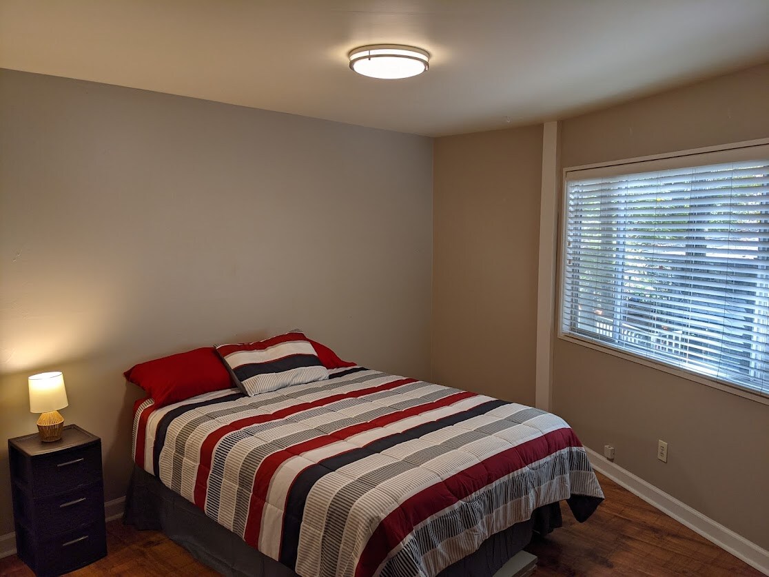 楼下的1号卧室！