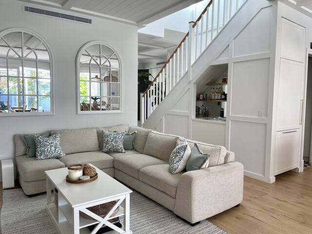 Luxurious Hamptons Beach House in Freshwater gallery image 3