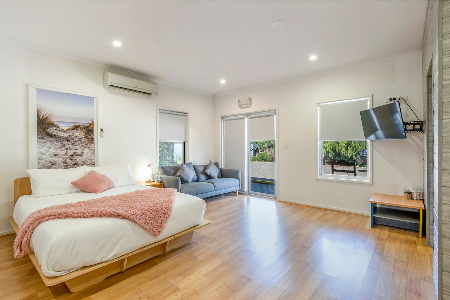Spacious & Modern Studio in the Heart of Gawler