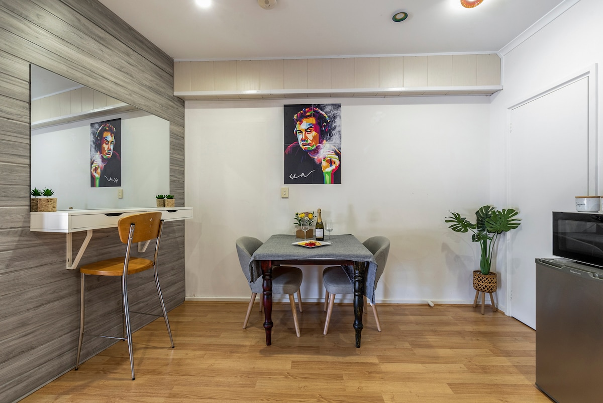 Spacious & Modern Studio in the Heart of Gawler