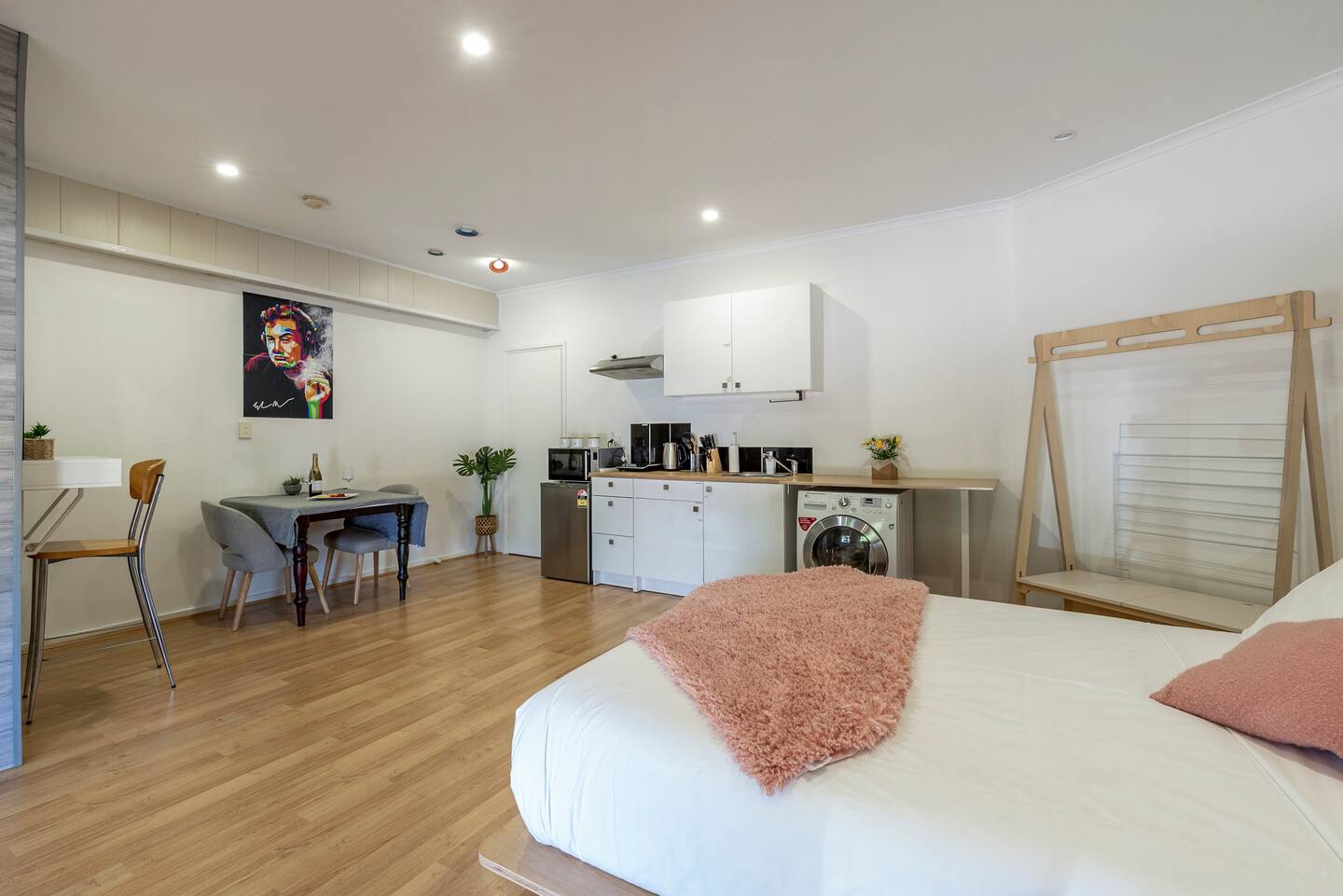 Spacious & Modern Studio in the Heart of Gawler