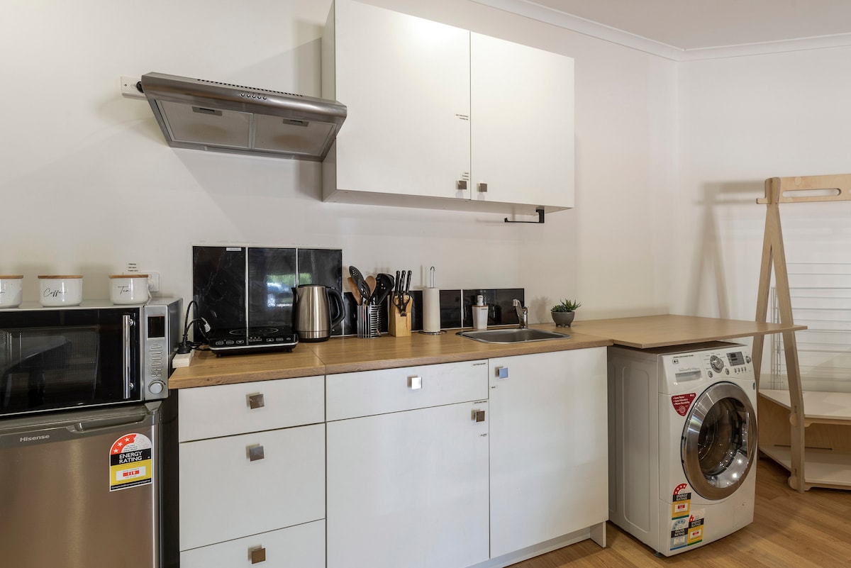 Spacious & Modern Studio in the Heart of Gawler