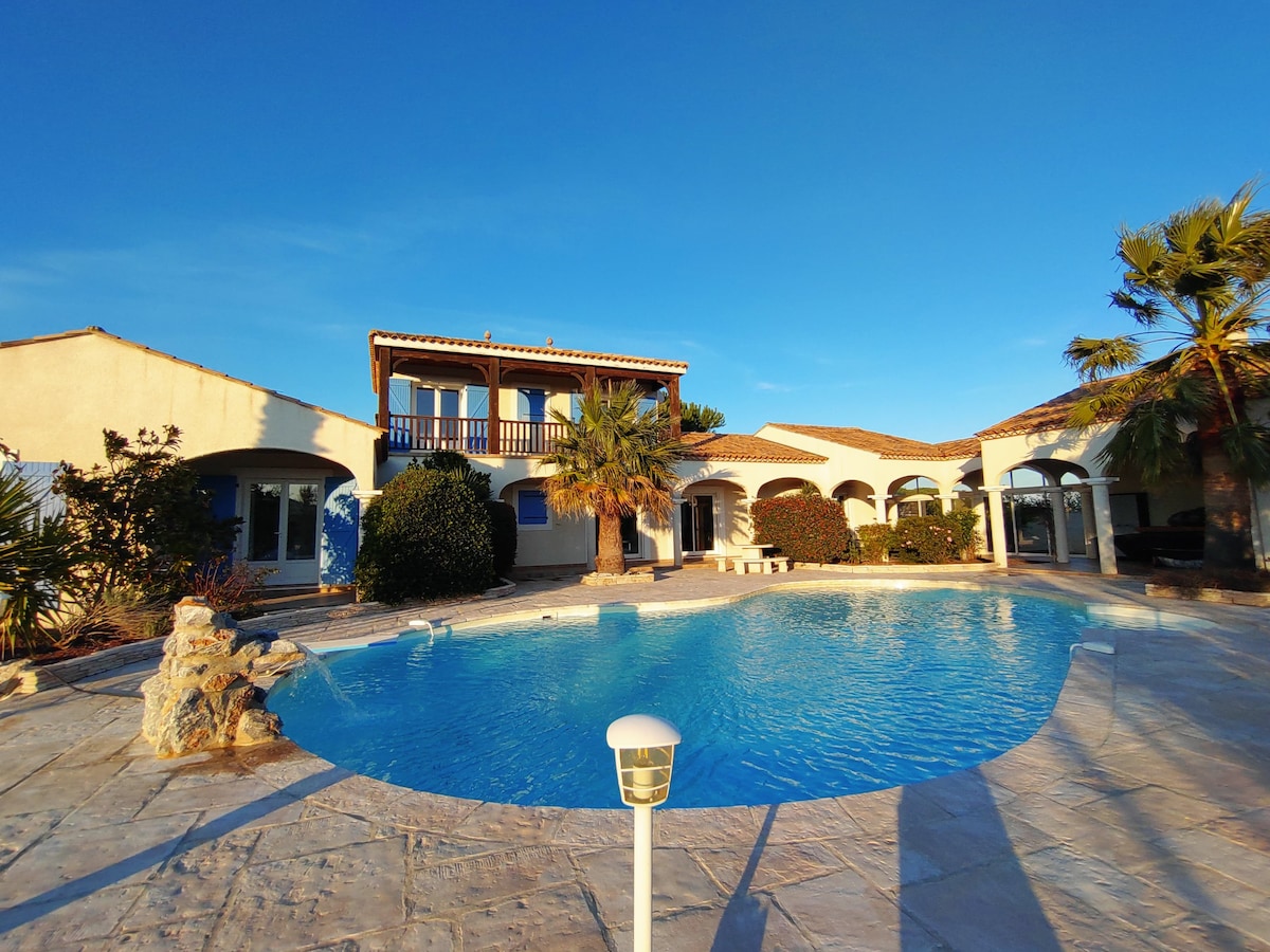 Hacienda Del Sol, beautiful villa with pool