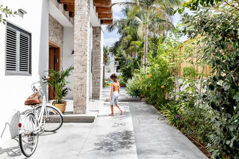 amazing private  resort style villa,  pool & yoga