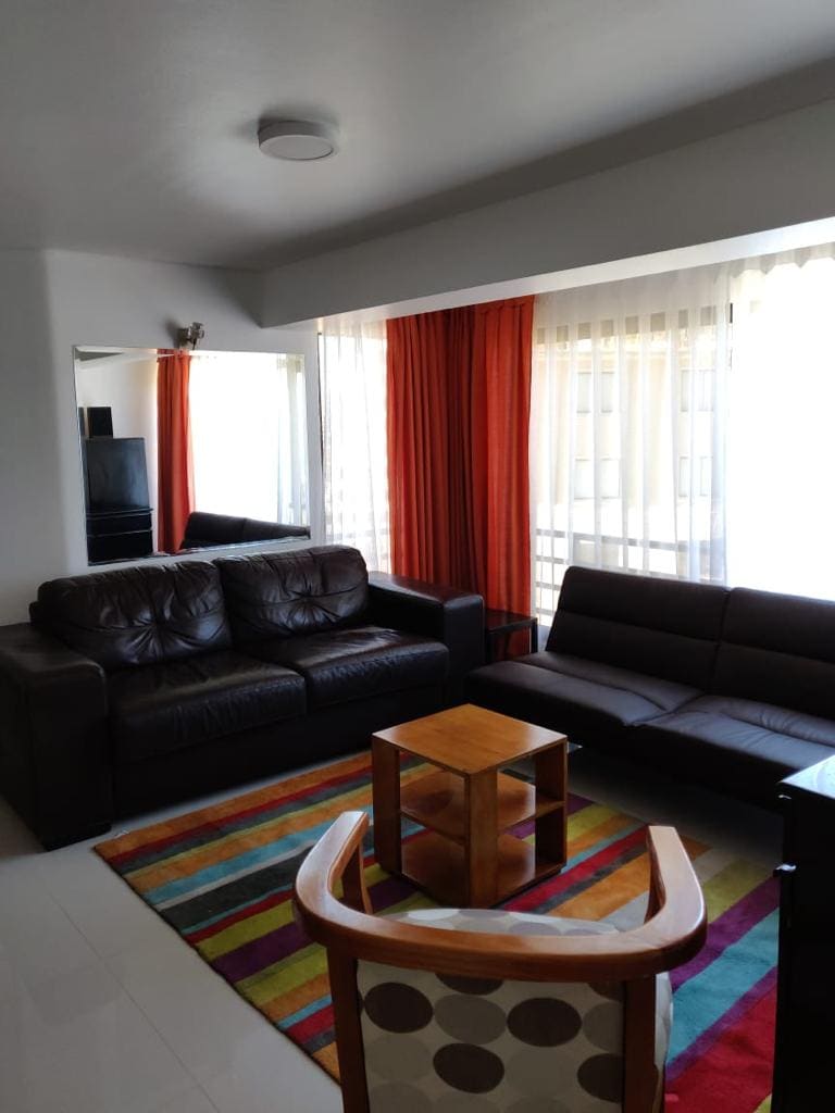 Dhomë ndenjjeje me divan krevat dopio.