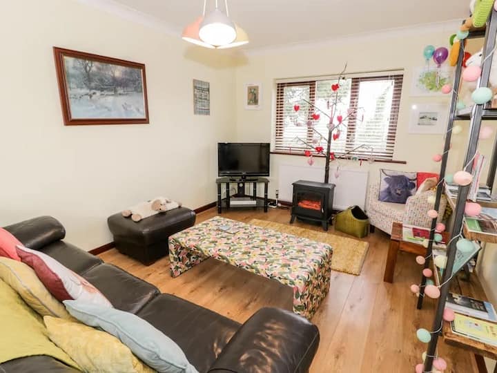 Bryn Coed Cottage.
Forget Normality Here - Anglesey