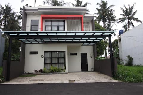 Willowbend Houzz (3-BDs, smart TV, wifi, AC)