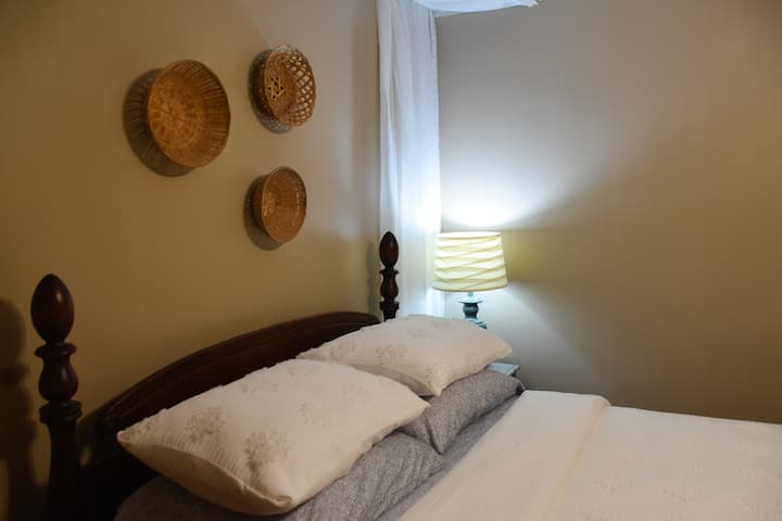 Another view of the bed.