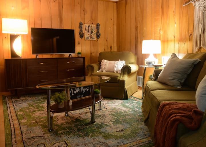 Sleep Like A Hobbit At The Earth House! - Huntsville, AL