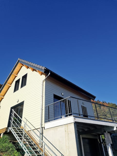 Cozy cottage close to the center