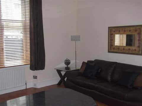 Successful Airbnb property: Amazing City Center Apartment in Midstocket & Rosemount