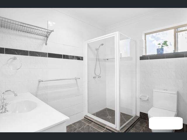 4×2, mountain views, 2.9km Brisbane, 1.5km Suncorp gallery image 4