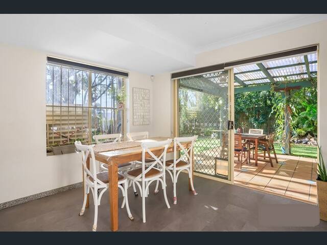 4×2, mountain views, 2.9km Brisbane, 1.5km Suncorp gallery image 5