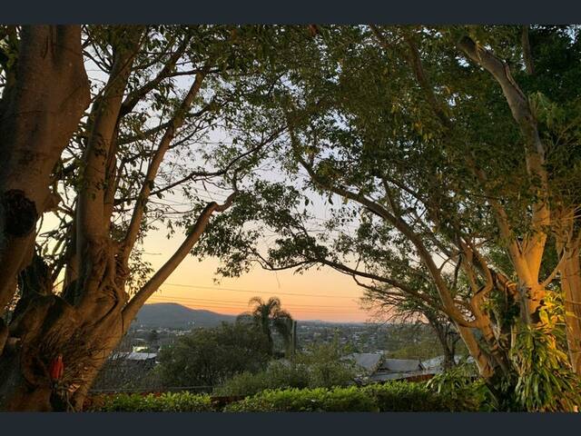 4×2, mountain views, 2.9km Brisbane, 1.5km Suncorp gallery image 3