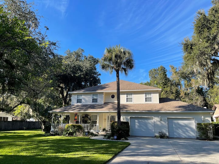 Pool View Guest Suite by the Beach Guest suites for Rent in Port