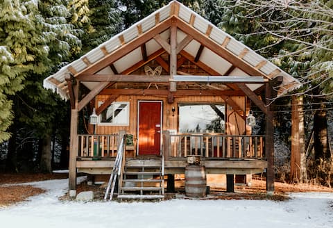 Cozy 2 Bedroom Cabin on the Skeena River