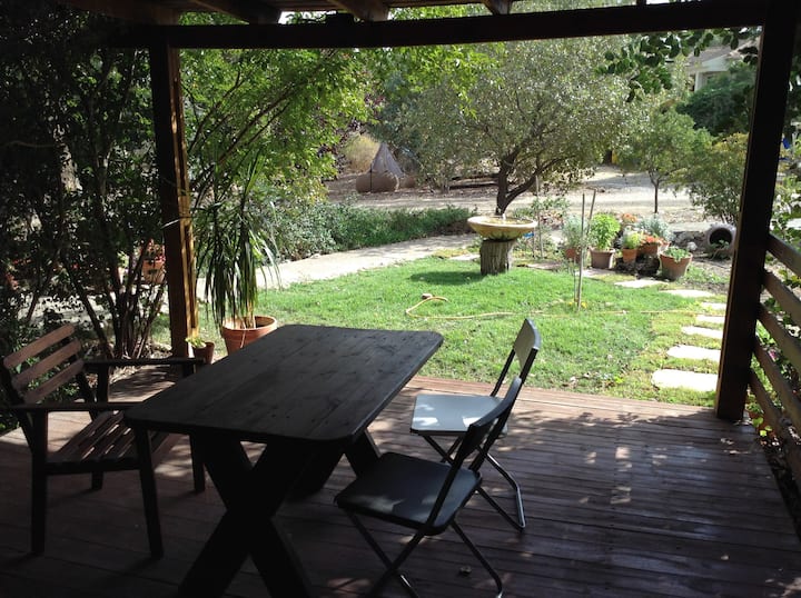 Quiet hosting room in Moshav Shomer Shabbat