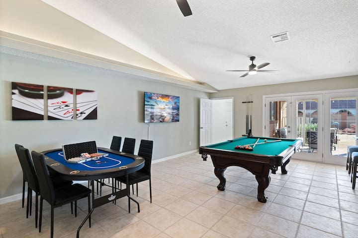 Renovated 3275sqft 5BR/3BA Strip View, Pool, more! gallery image 2